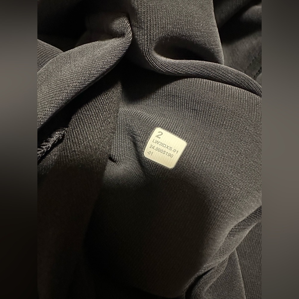 Lululemon Brushed Softstreme Half Zip size 2 $118 retail black - Picture 6 of 8